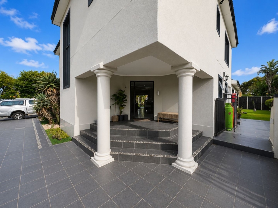 4 Bedroom Property for Sale in Flamingo Vlei Western Cape